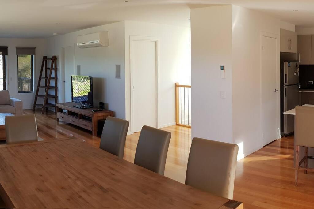 Venus Haven - Beach 1, Linen, Wifi, Netflix Venus Bay Esterno foto